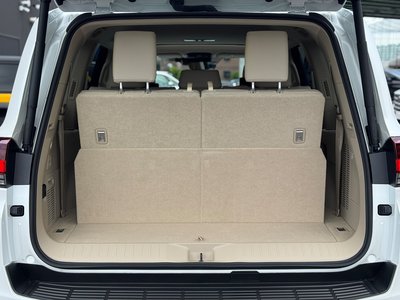 2025 Toyota LAND CRUISER 300 thumbnail 45