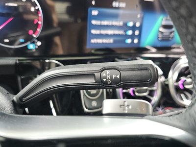 MERCEDES-BENZ GLA - 9