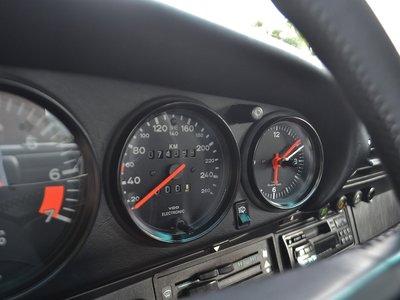 PORSCHE 911 - 8