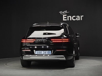2022 Genesis ELECTRIFIED GV70 photo 4