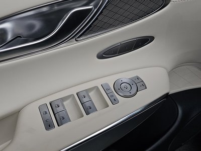 2022 Genesis ELECTRIFIED GV70 thumbnail 17