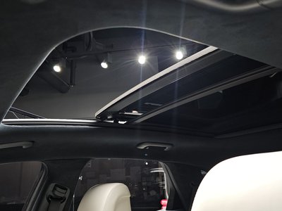 2022 Genesis ELECTRIFIED GV70 thumbnail 19