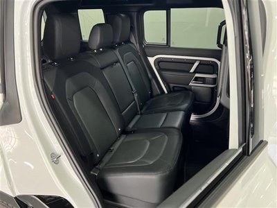 LAND ROVER DEFENDER - 7