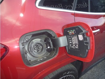 MERCEDES-BENZ EQA - 10