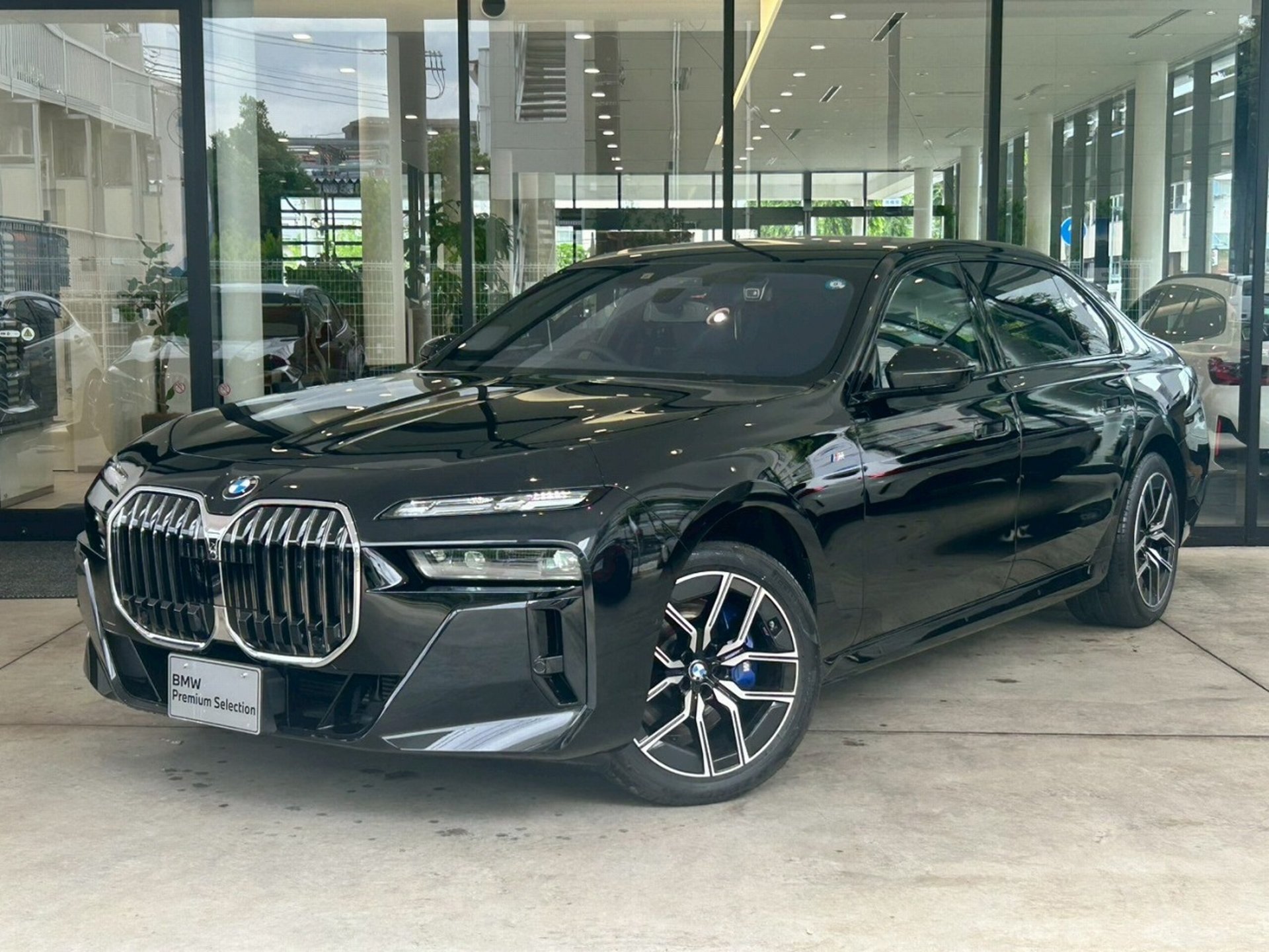 BMW 7 SERIES - View 1