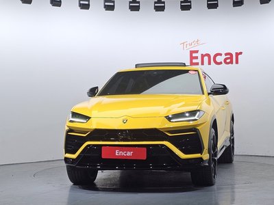 LAMBORGHINI URUS - 2