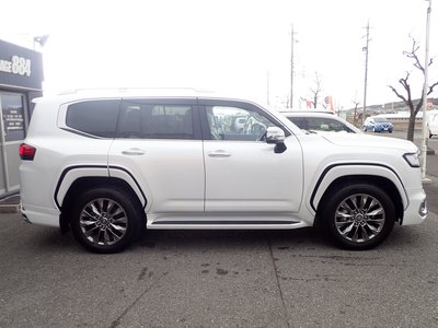 TOYOTA LAND CRUISER 300 - 5