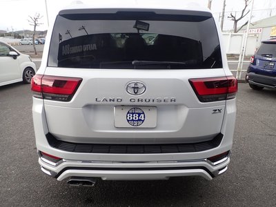 TOYOTA LAND CRUISER 300 - 7