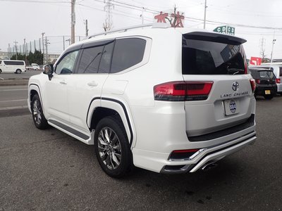 TOYOTA LAND CRUISER 300 - 6