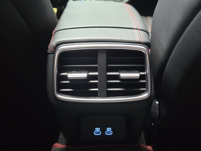 2025 Genesis THE NEW G70 SHOOTING BRAKE thumbnail 31