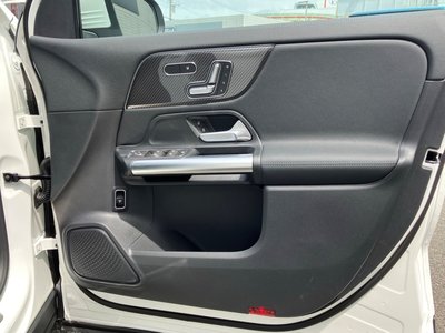 MERCEDES-BENZ GLA - 7