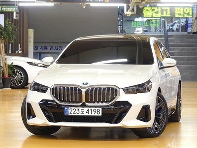 BMW 5 SERIES - 2