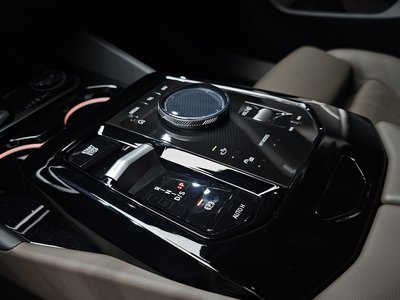 صورة مصغرة 12 لـ 2025 BMW 5 SERIES