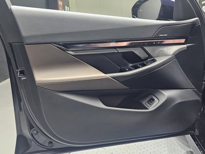 صورة مصغرة 14 لـ 2025 BMW 5 SERIES