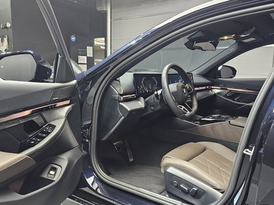 صورة مصغرة 13 لـ 2025 BMW 5 SERIES