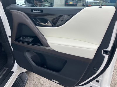 صورة مصغرة 15 لـ 2024 Lexus LX