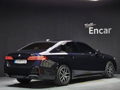 BMW 5 SERIES - 4