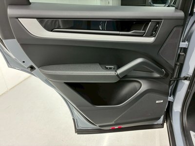 2024 Porsche CAYENNE thumbnail 89