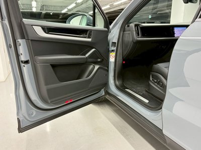 2024 Porsche CAYENNE thumbnail 69