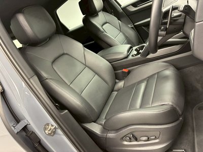 2024 Porsche CAYENNE thumbnail 31