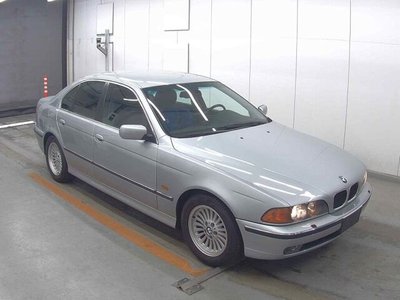 BMW 5 SERIES - 1