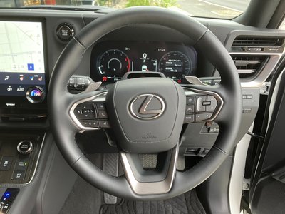 2025 Lexus GX — миниатюра 25