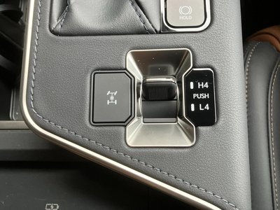 2025 Lexus GX — миниатюра 49