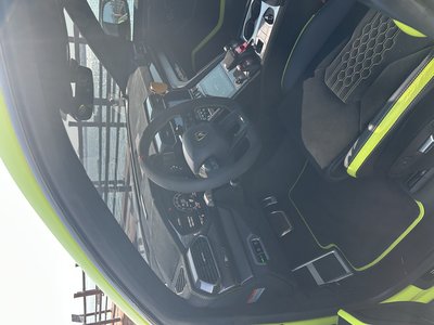 LAMBORGHINI URUS - 6