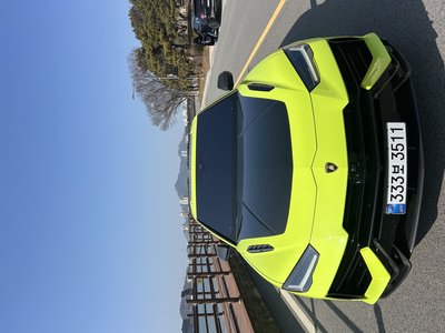 LAMBORGHINI URUS - 2