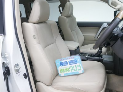 2022 Toyota LAND CRUISER PRADO photo 4