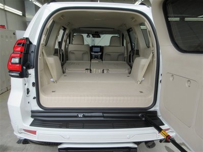 2022 Toyota LAND CRUISER PRADO — миниатюра 23