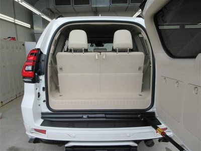 2022 Toyota LAND CRUISER PRADO — миниатюра 21
