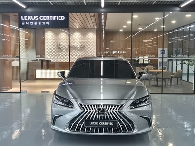 2025 Lexus ES 照片 2