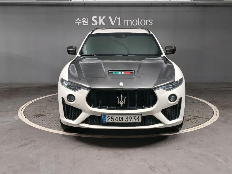 MASERATI LEVANTE - View 1