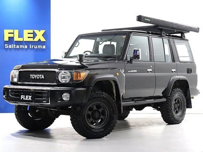 TOYOTA LAND CRUISER 70 - 1