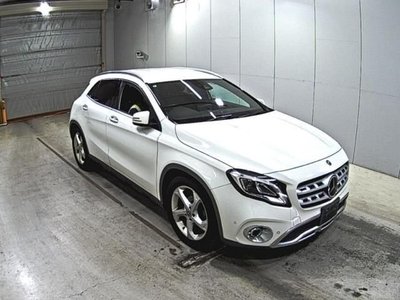 MERCEDES-BENZ GLA - 1