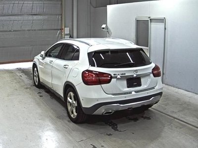 MERCEDES-BENZ GLA - 2