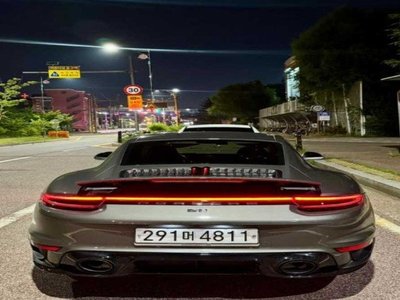 PORSCHE 911 - 10