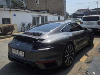 PORSCHE 911 - 6