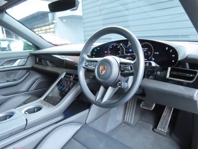 صورة مصغرة 12 لـ 2025 Porsche TAYCAN