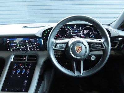 صورة مصغرة 15 لـ 2025 Porsche TAYCAN