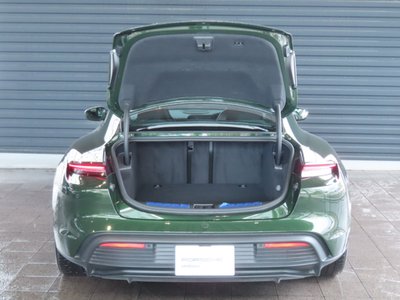 2025 Porsche TAYCAN photo 10
