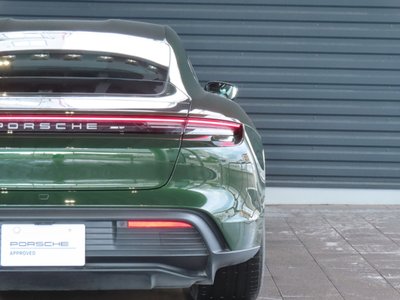 2025 Porsche TAYCAN photo 9