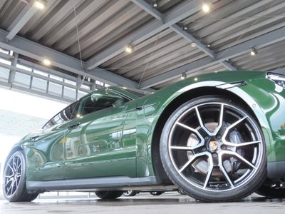 صورة مصغرة 18 لـ 2025 Porsche TAYCAN