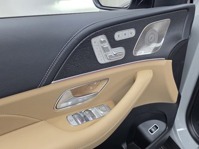 2025 Mercedes-BENZ GLS thumbnail 37