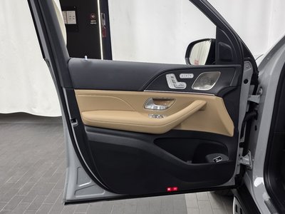 2025 Mercedes-BENZ GLS thumbnail 14