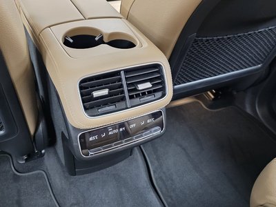2025 Mercedes-BENZ GLS thumbnail 32