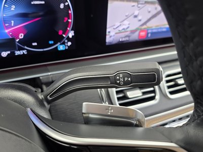 2025 Mercedes-BENZ GLS thumbnail 12