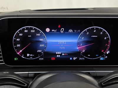 2025 Mercedes-BENZ GLS thumbnail 11