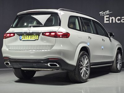 2025 Mercedes-BENZ GLS — фото 3